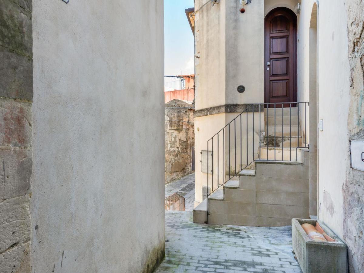 Vintage Holiday Home In Ragusa Ibla With Balcony Экстерьер фото