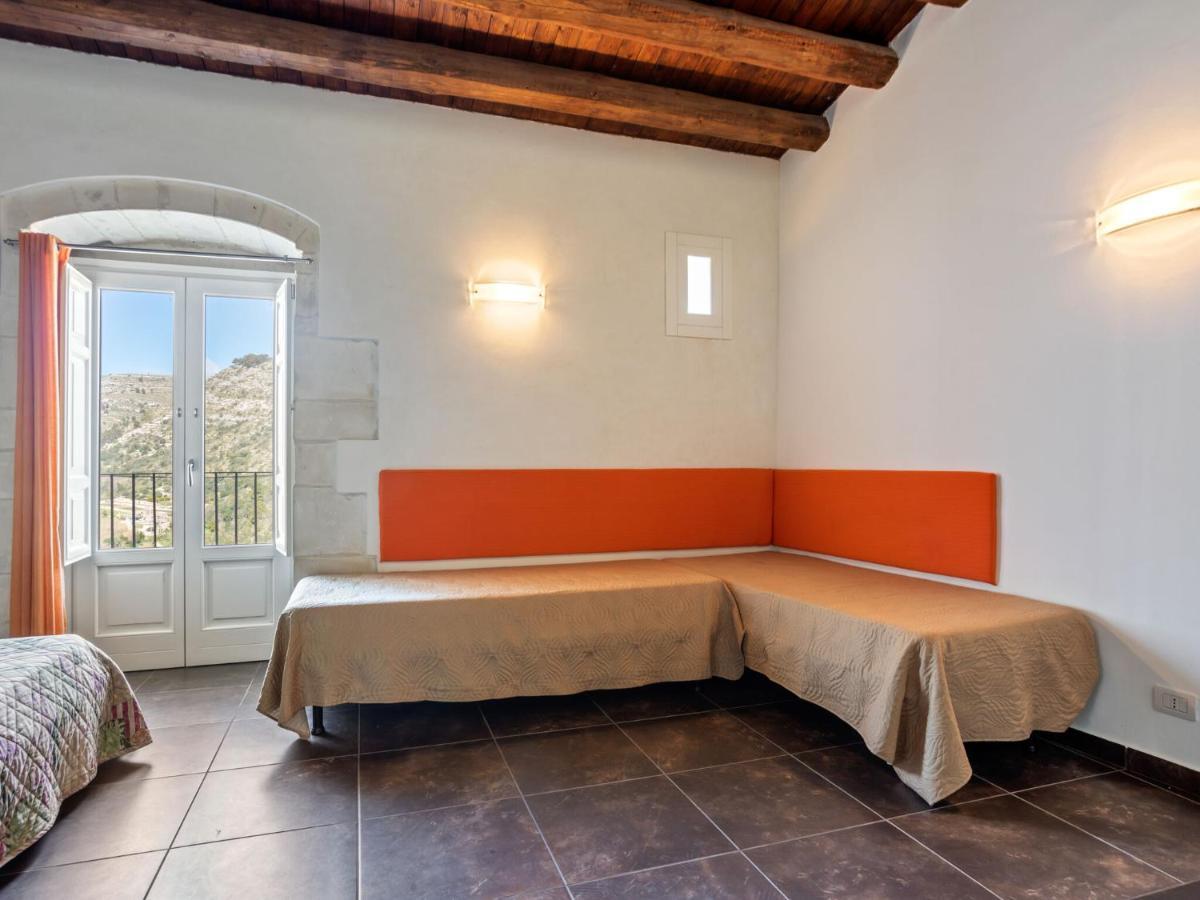 Vintage Holiday Home In Ragusa Ibla With Balcony Экстерьер фото