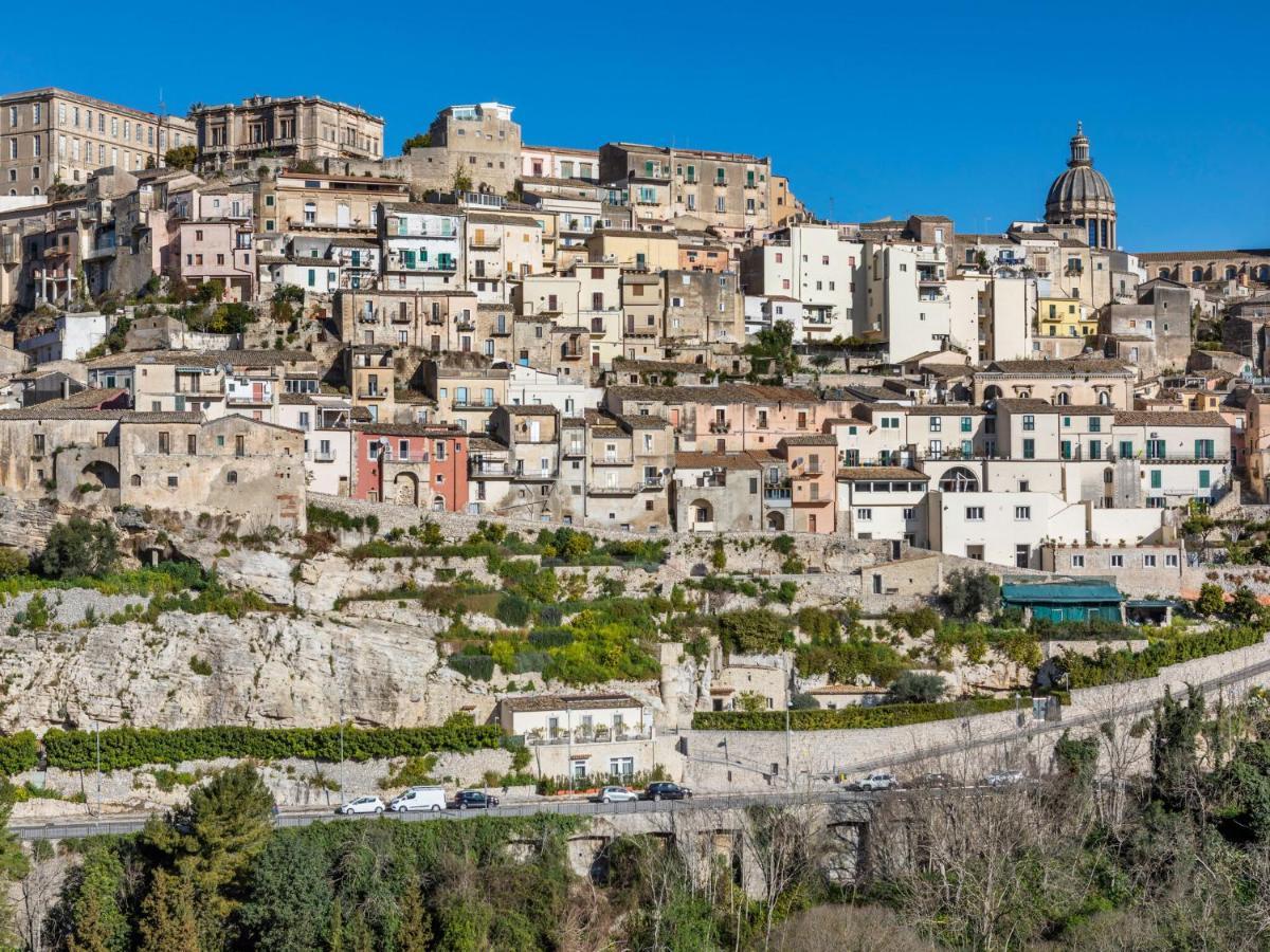 Vintage Holiday Home In Ragusa Ibla With Balcony Экстерьер фото