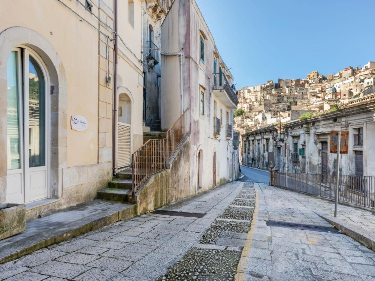 Vintage Holiday Home In Ragusa Ibla With Balcony Экстерьер фото